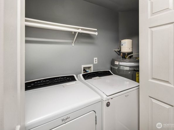 23410 18th Avenue S F101, Des Moines WA 98198