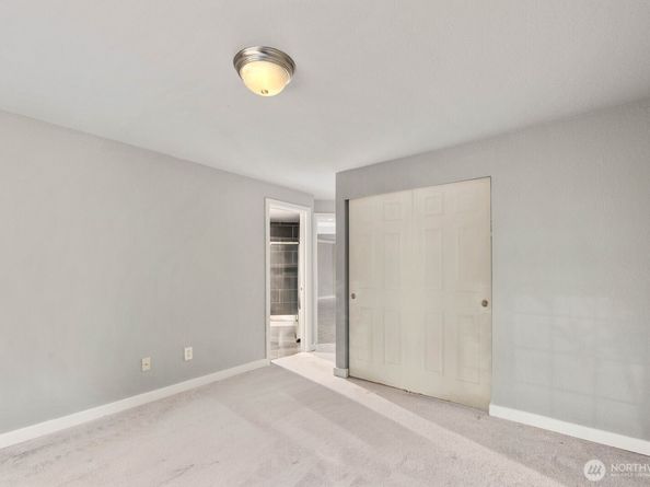 23410 18th Avenue S F101, Des Moines WA 98198