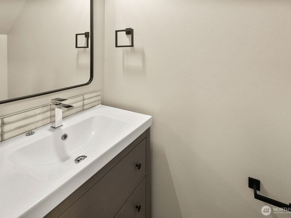 13005 1st Avenue NE, Seattle WA 98125