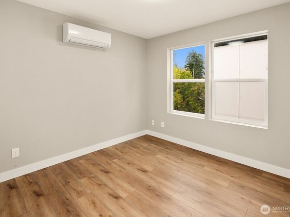 13005 1st Avenue NE, Seattle WA 98125