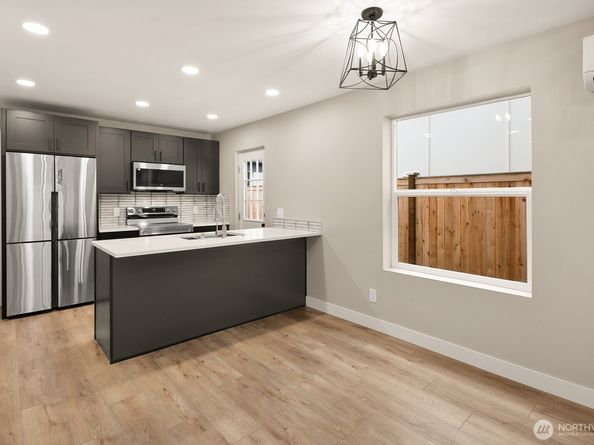 13005 1st Avenue NE, Seattle WA 98125