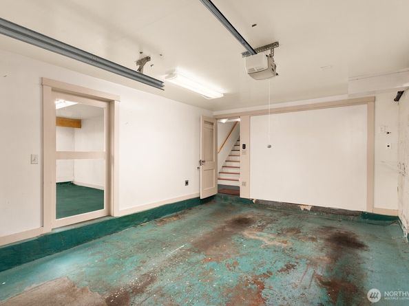 615 36th Avenue, Seattle WA 98122