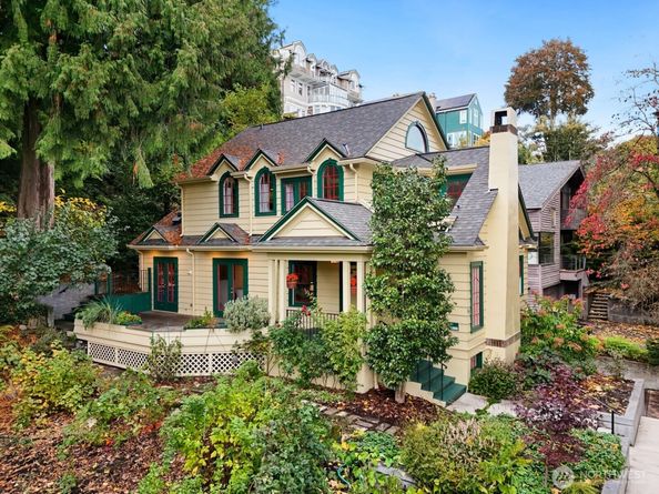 615 36th Avenue, Seattle WA 98122