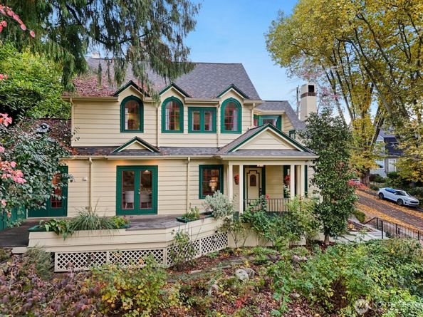 615 36th Avenue, Seattle WA 98122