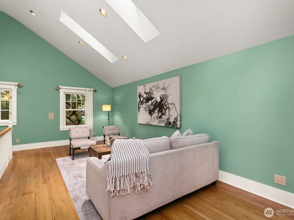 615 36th Avenue, Seattle WA 98122