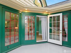 615 36th Avenue, Seattle WA 98122