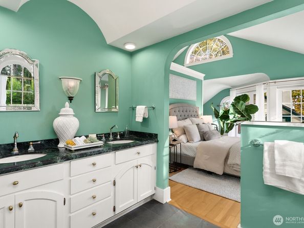 615 36th Avenue, Seattle WA 98122