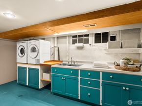 615 36th Avenue, Seattle WA 98122