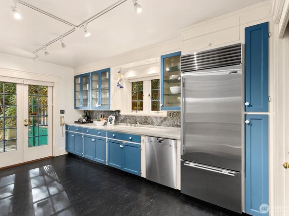 615 36th Avenue, Seattle WA 98122