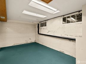 615 36th Avenue, Seattle WA 98122