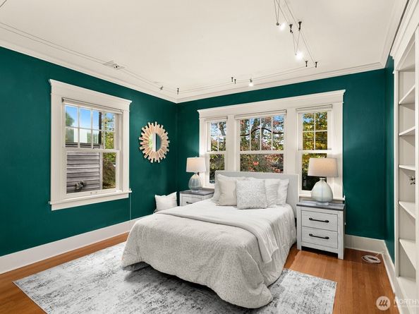 615 36th Avenue, Seattle WA 98122