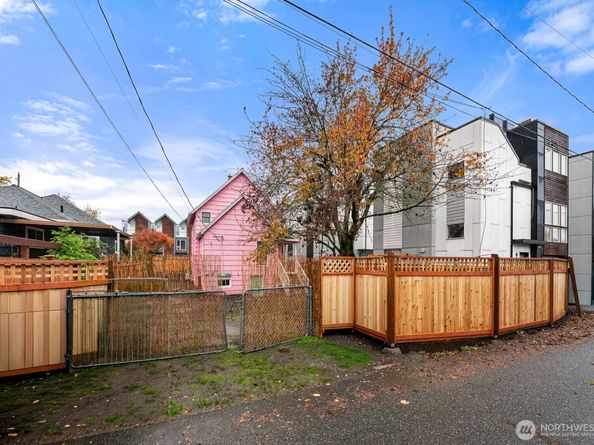 6636 Carleton Avenue S, Seattle WA 98108