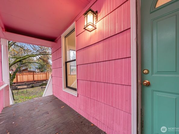 6636 Carleton Avenue S, Seattle WA 98108