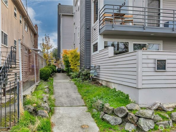 3022 63rd Avenue SW 302, Seattle WA 98116