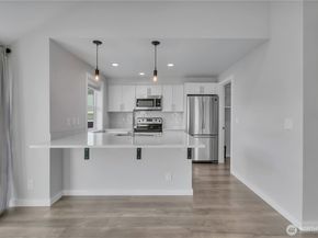 3022 63rd Avenue SW 302, Seattle WA 98116