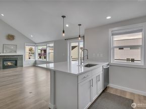 3022 63rd Avenue SW 302, Seattle WA 98116