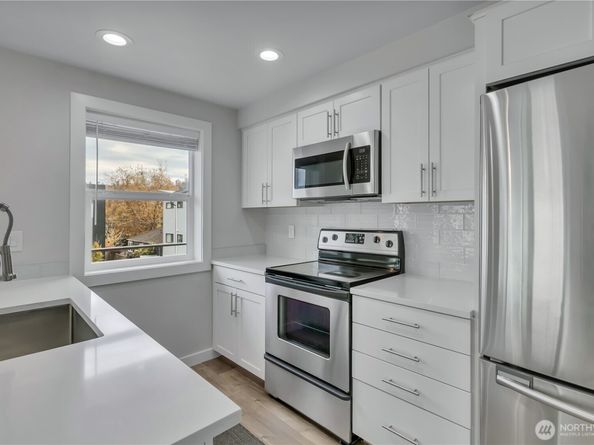 3022 63rd Avenue SW 302, Seattle WA 98116