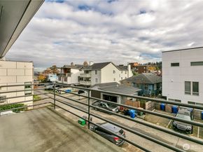 3022 63rd Avenue SW 302, Seattle WA 98116