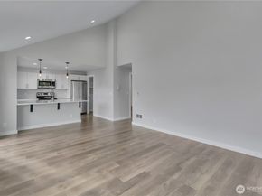 3022 63rd Avenue SW 302, Seattle WA 98116