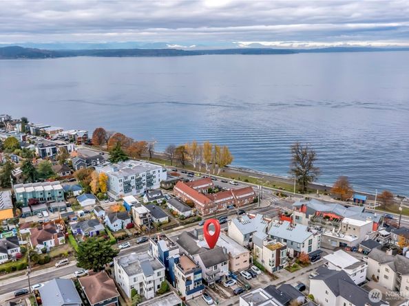 3022 63rd Avenue SW 302, Seattle WA 98116