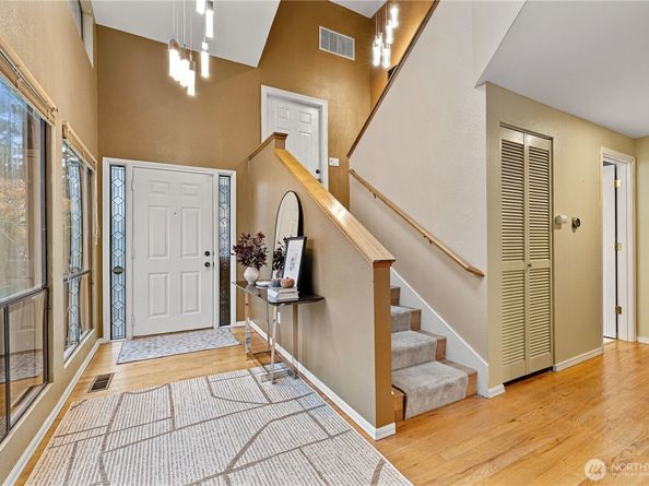 118 168th Avenue NE, Bellevue WA 98008