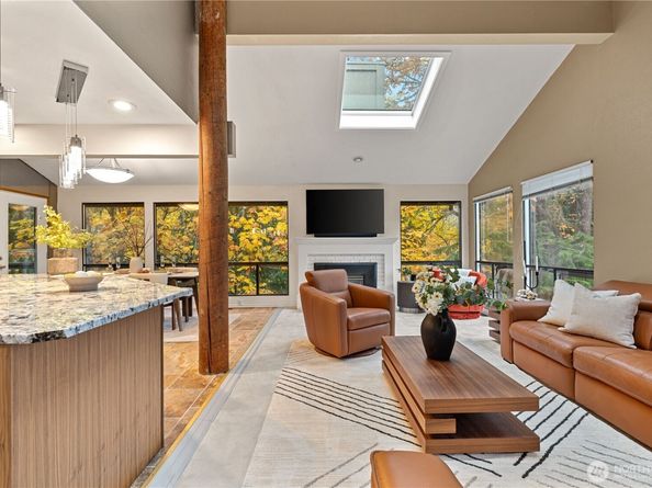 118 168th Avenue NE, Bellevue WA 98008