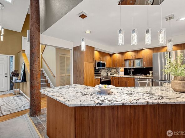 118 168th Avenue NE, Bellevue WA 98008