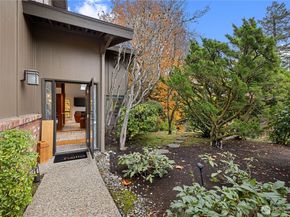 118 168th Avenue NE, Bellevue WA 98008