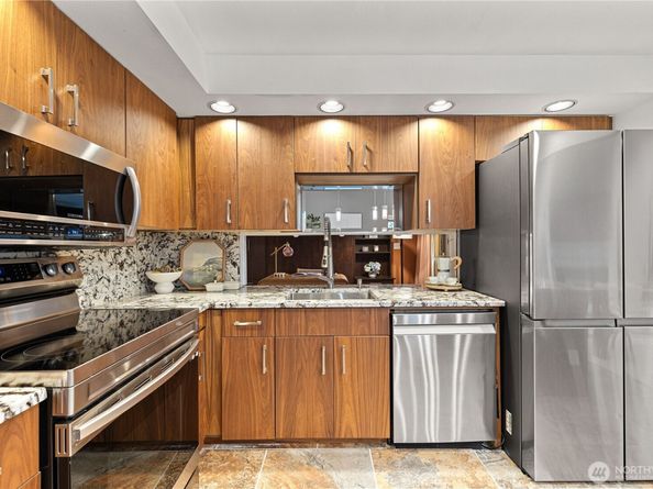 118 168th Avenue NE, Bellevue WA 98008