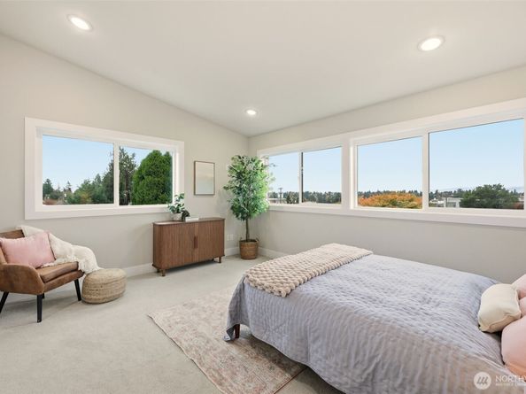 329 N 103rd Street, Seattle WA 98133