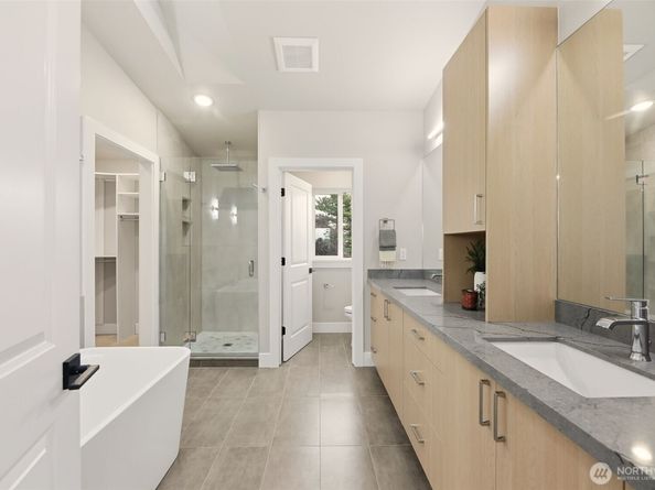 329 N 103rd Street, Seattle WA 98133