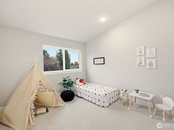 329 N 103rd Street, Seattle WA 98133