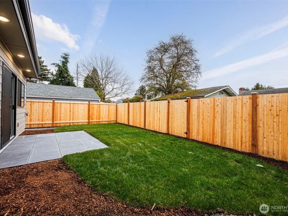 329 N 103rd Street, Seattle WA 98133