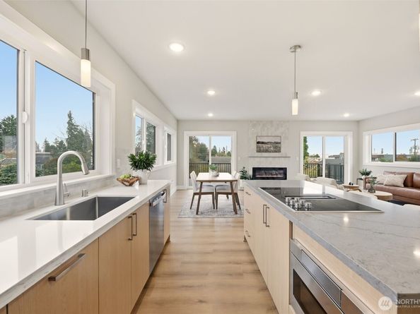 329 N 103rd Street, Seattle WA 98133