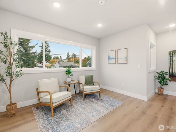 329 N 103rd Street, Seattle WA 98133