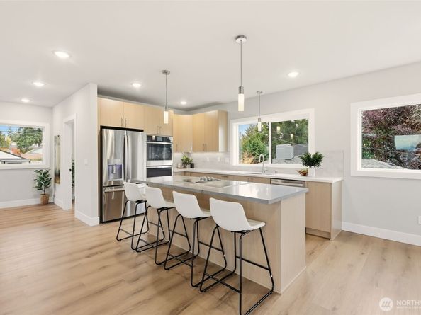 329 N 103rd Street, Seattle WA 98133