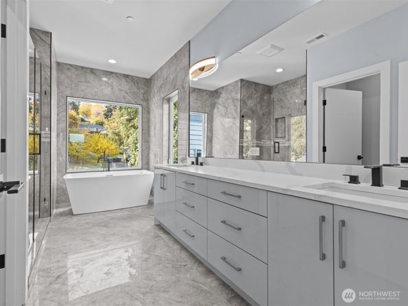 5708 S 142nd Street, Tukwila WA 98168