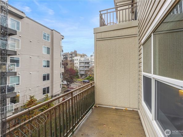 3221 SW Avalon Way 413, Seattle WA 98126