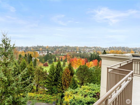 3221 SW Avalon Way 413, Seattle WA 98126