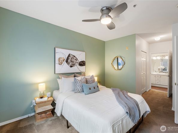 3221 SW Avalon Way 413, Seattle WA 98126