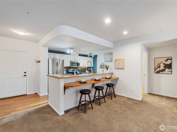 3221 SW Avalon Way 413, Seattle WA 98126