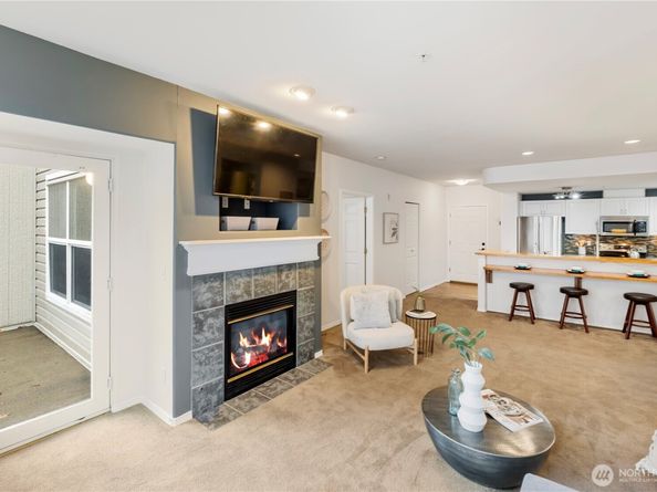 3221 SW Avalon Way 413, Seattle WA 98126