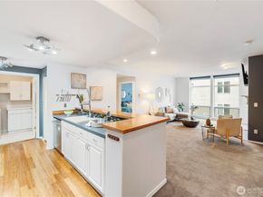 3221 SW Avalon Way 413, Seattle WA 98126