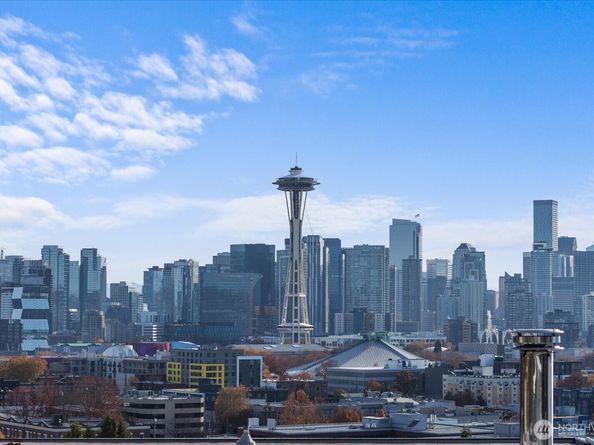530 W Olympic Place 301, Seattle WA 98119