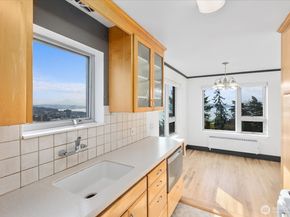 530 W Olympic Place 301, Seattle WA 98119