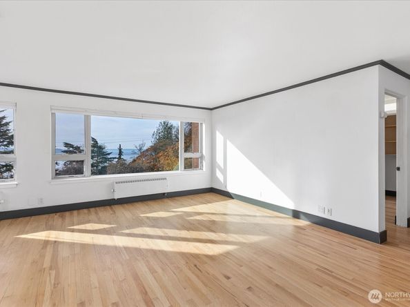 530 W Olympic Place 301, Seattle WA 98119