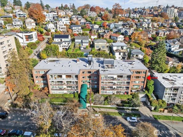 530 W Olympic Place 301, Seattle WA 98119