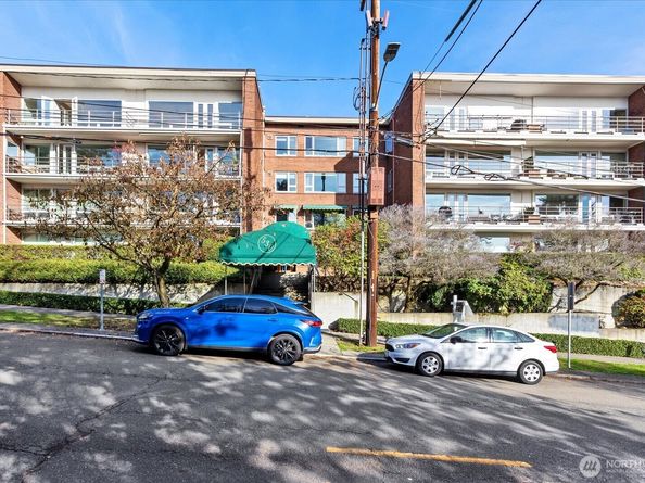 530 W Olympic Place 301, Seattle WA 98119