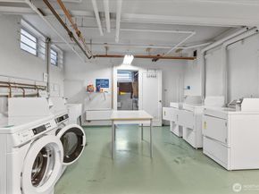 530 W Olympic Place 301, Seattle WA 98119