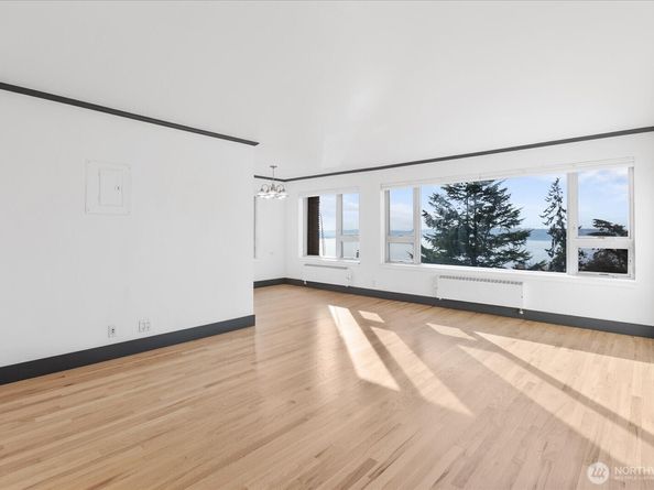 530 W Olympic Place 301, Seattle WA 98119